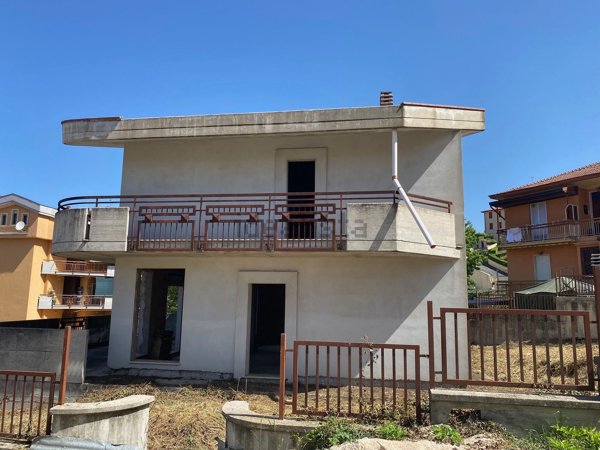 casa indipendente in vendita a Fiuggi