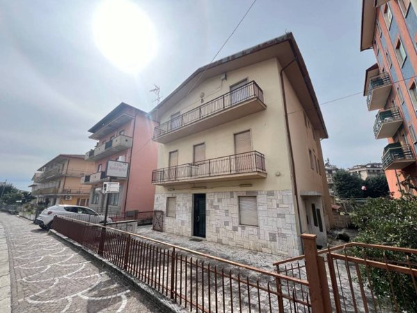 intera palazzina in vendita a Fiuggi