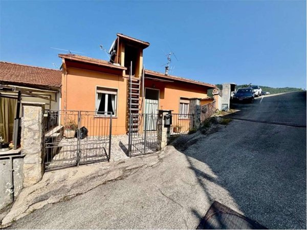 casa indipendente in vendita a Fiuggi