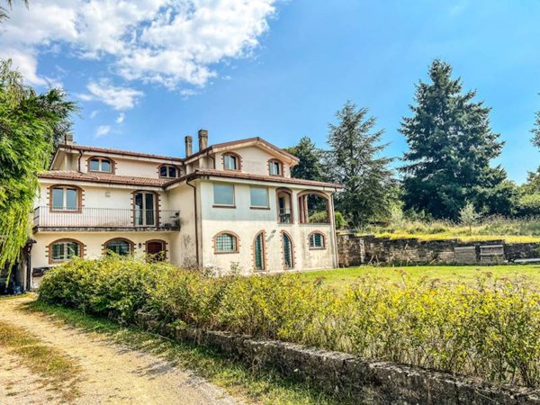 casa indipendente in vendita a Fiuggi