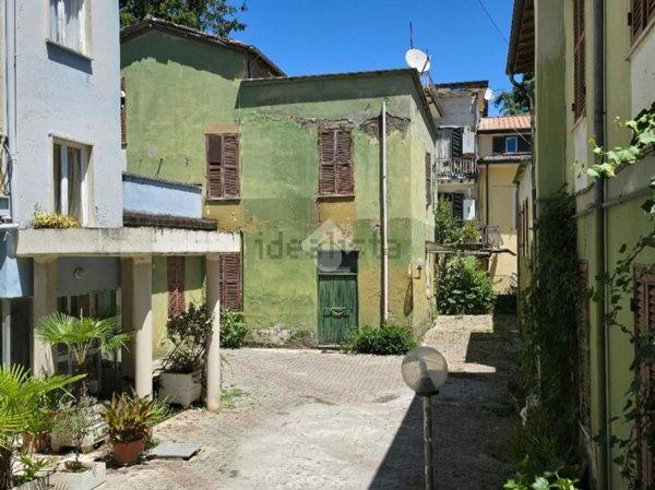 casa indipendente in vendita a Fiuggi