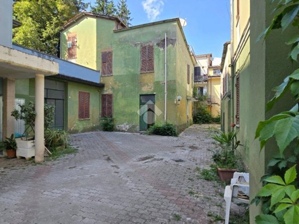 casa indipendente in vendita a Fiuggi