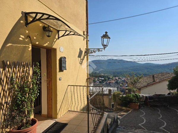 casa indipendente in vendita a Fiuggi