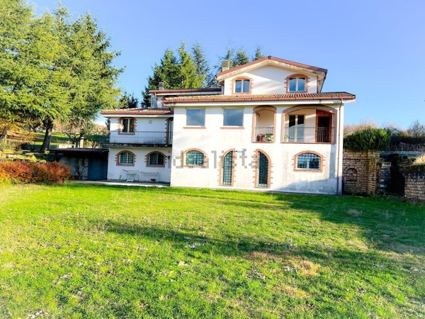 casa indipendente in vendita a Fiuggi