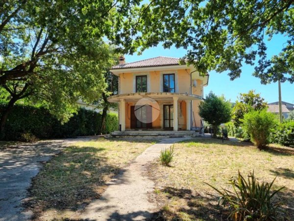 casa indipendente in vendita a Fiuggi