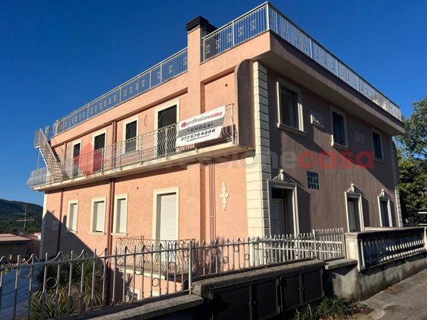 intera palazzina in vendita a Fiuggi