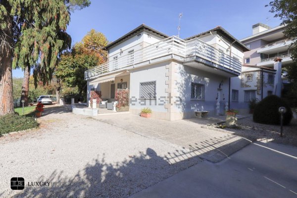 casa indipendente in vendita a Fiuggi
