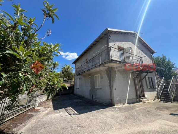 casa indipendente in vendita a Fiuggi