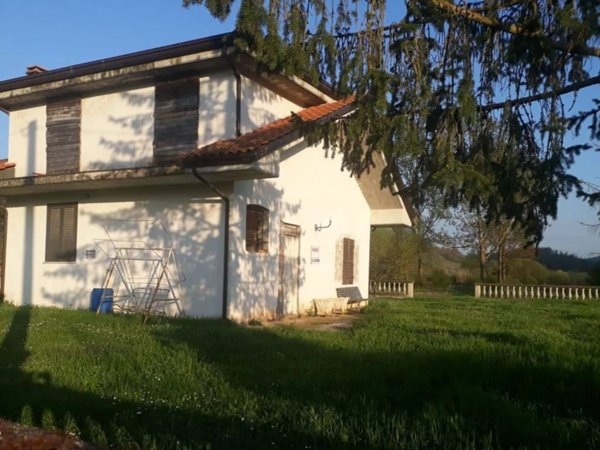 casa indipendente in vendita a Fiuggi