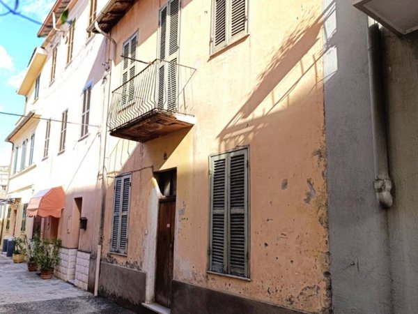 casa indipendente in vendita a Fiuggi