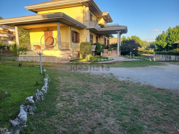 casa indipendente in vendita a Fiuggi