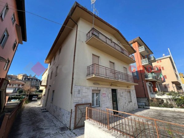 intera palazzina in vendita a Fiuggi