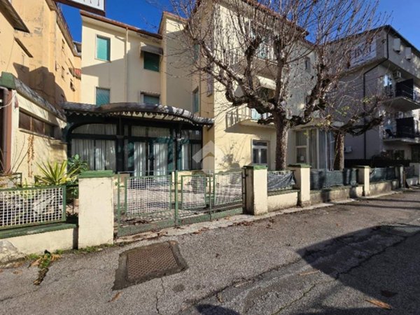 intera palazzina in vendita a Fiuggi