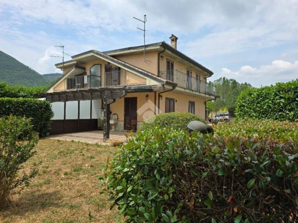 casa indipendente in vendita a Fiuggi