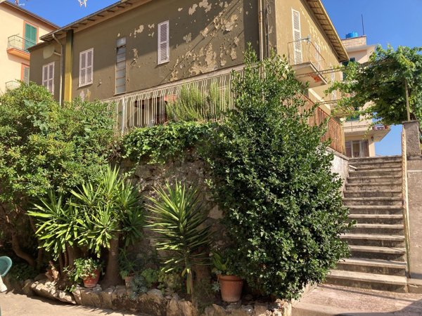 casa indipendente in vendita a Fiuggi