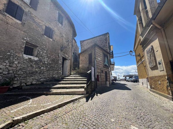 locale commerciale in vendita a Fiuggi