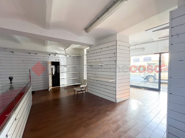 locale commerciale in vendita a Fiuggi