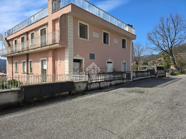 esavano in vendita a Fiuggi