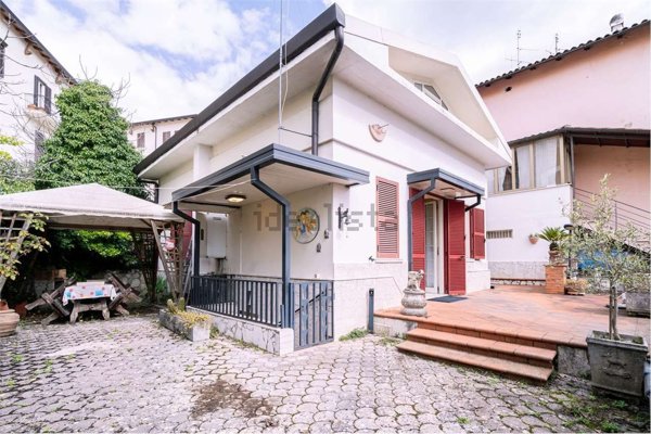 casa indipendente in vendita a Fiuggi