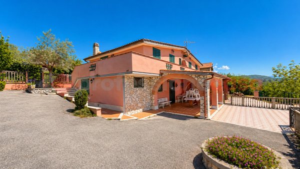 casa indipendente in vendita a Fiuggi