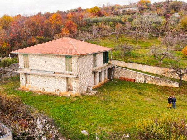 casa indipendente in vendita a Fiuggi