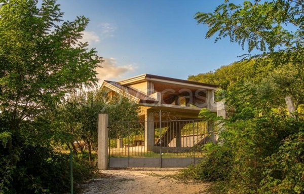 casa indipendente in vendita a Fiuggi