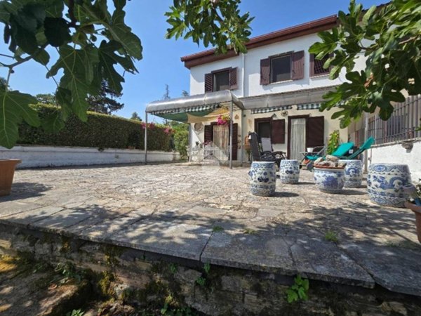 casa indipendente in vendita a Fiuggi