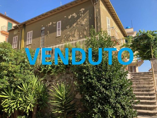 casa indipendente in vendita a Fiuggi