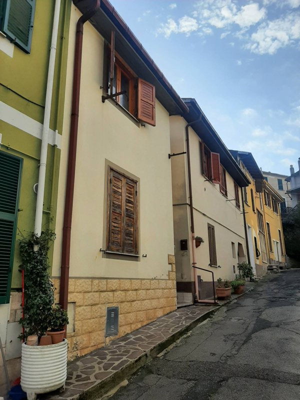 casa semindipendente in vendita a Fiuggi