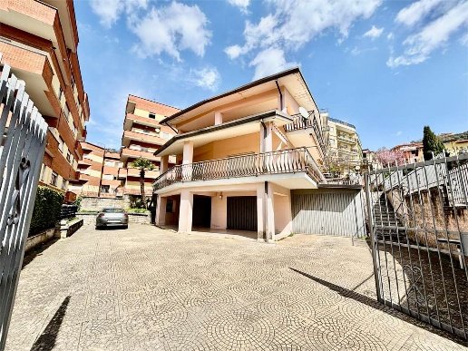 casa indipendente in vendita a Fiuggi