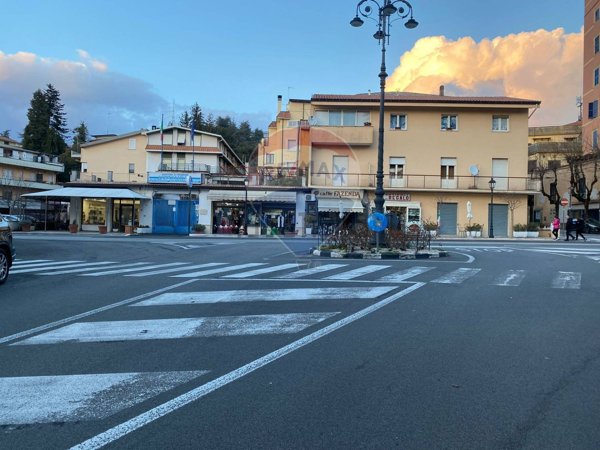 locale commerciale in vendita a Fiuggi