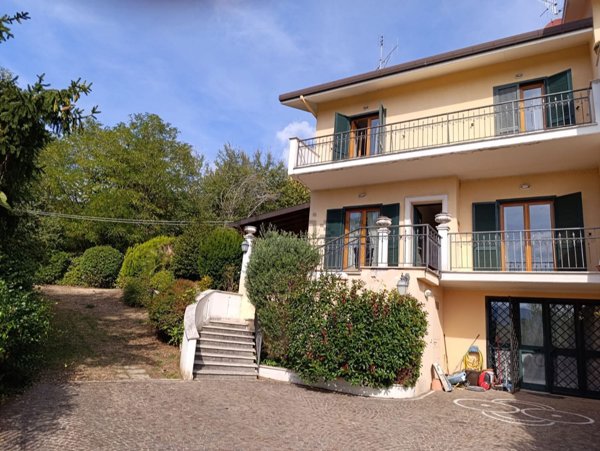 casa indipendente in vendita a Fiuggi
