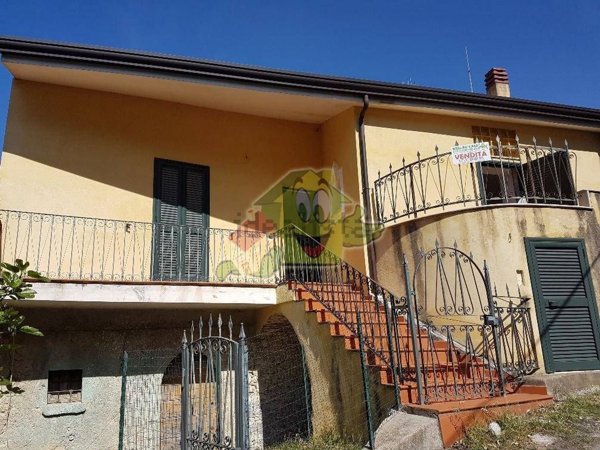casa semindipendente in vendita a Fontana Liri