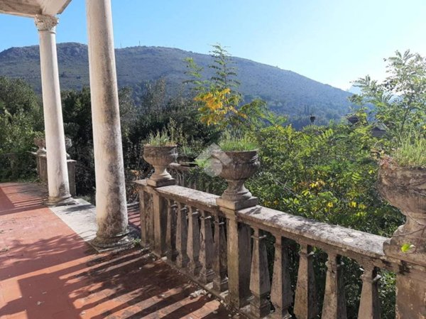 casa indipendente in vendita a Fontana Liri
