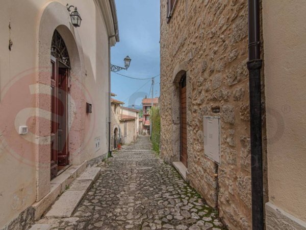 casa indipendente in vendita a Fontana Liri