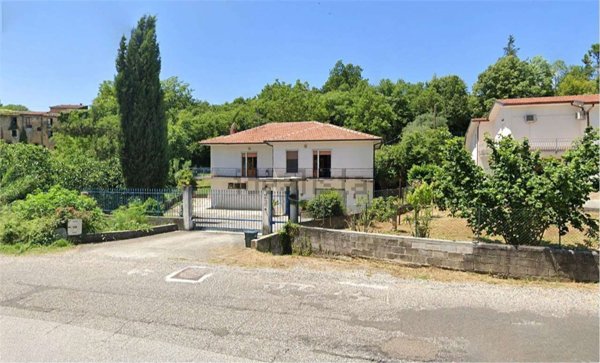 casa indipendente in vendita a Fontana Liri