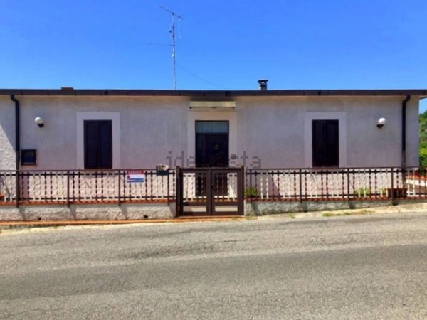 casa indipendente in vendita a Fontana Liri