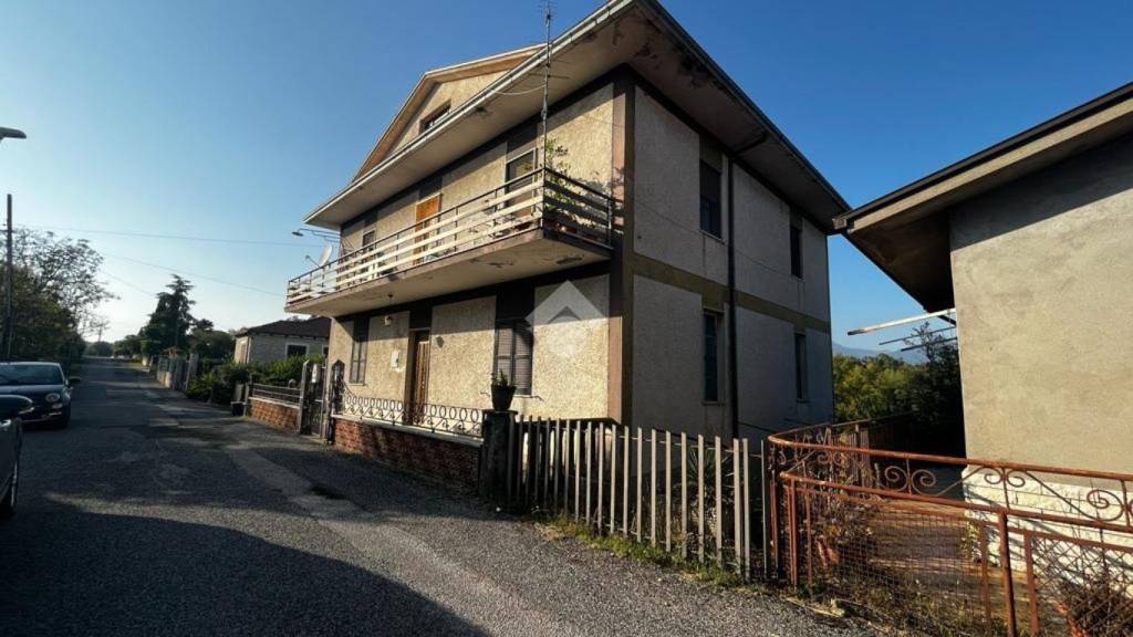 casa indipendente in vendita a Fontana Liri