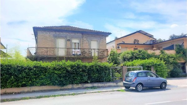 casa indipendente in vendita a Fontana Liri