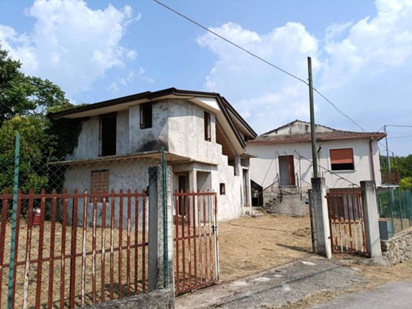 casa indipendente in vendita a Fontana Liri