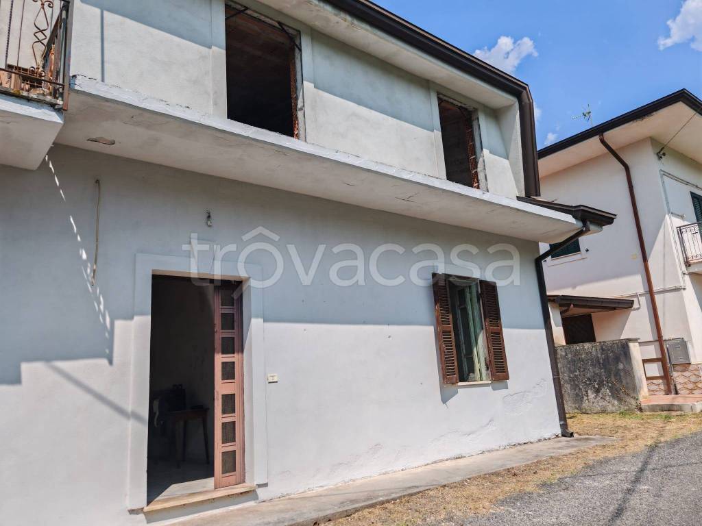 casa indipendente in vendita a Fontana Liri