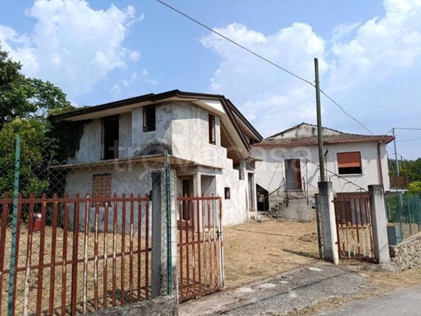 casa indipendente in vendita a Fontana Liri