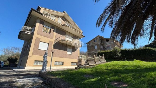 casa indipendente in vendita a Fontana Liri