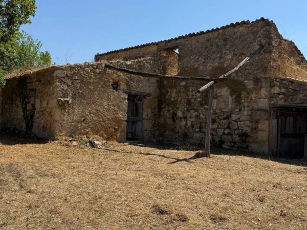 casa indipendente in vendita a Fontana Liri
