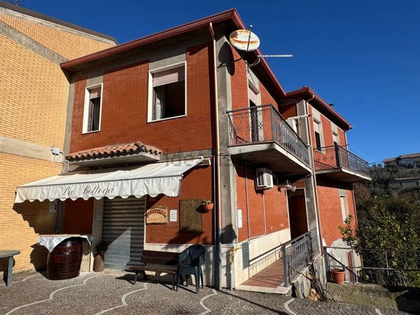 locale commerciale in vendita a Fontana Liri