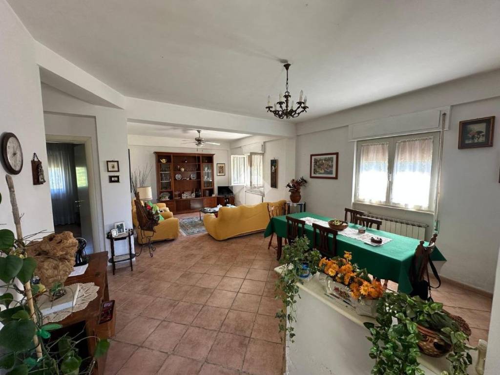 casa indipendente in vendita a Fontana Liri