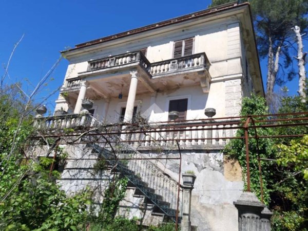 casa indipendente in vendita a Fontana Liri