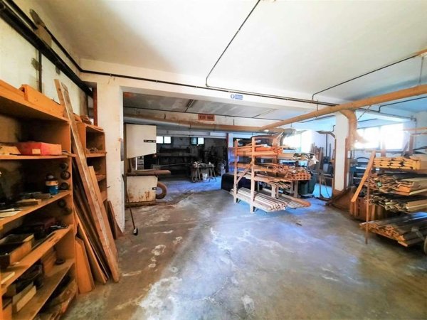 locale commerciale in vendita a Fontana Liri