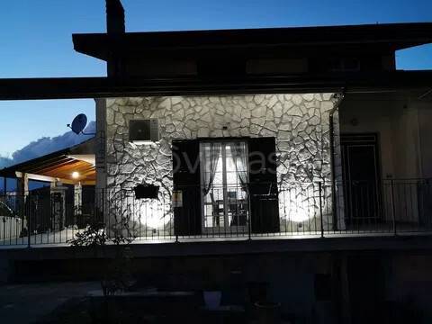 casa indipendente in vendita a Fontana Liri