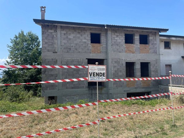 casa indipendente in vendita a Fontana Liri